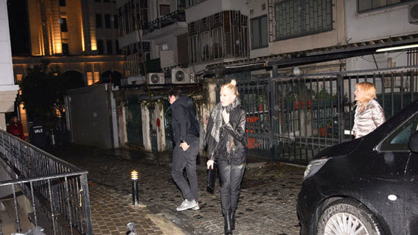 ‘Hadi siz de benimle içeriye gelin!’