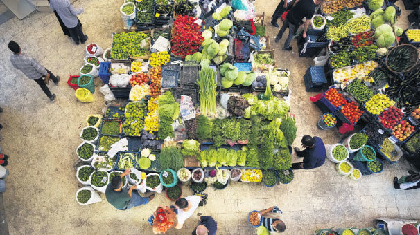 Halciler topu markete attı