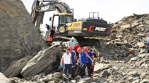 Hastane inşaatında göçük