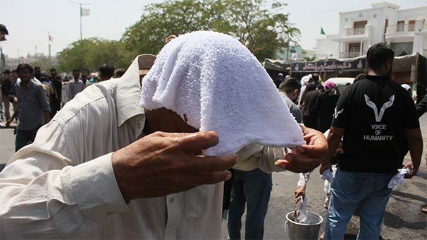 Hava 41 dereceyi gösterince bakın nasıl çözüm buldular?