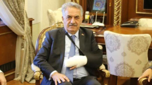 Hayati Yazıcı kaza geçirdi, sol eli alçıya alındı