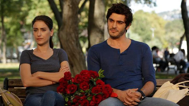 Hazal Kaya ve Burak Deniz arasında kriz!