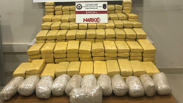 Hepsi şüphe üzerine yapılan araçtan çıktı!