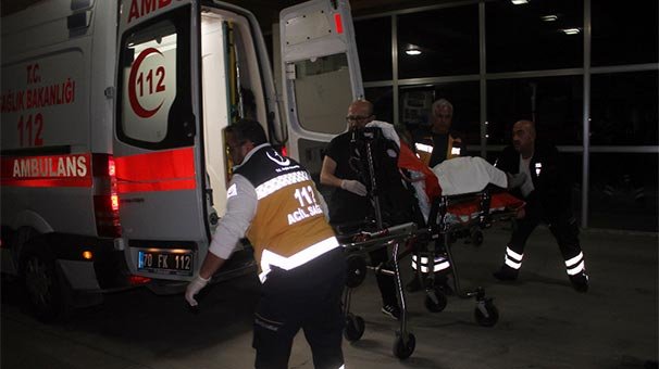 Her yerde aranıyorlar! Eşinin önünde...