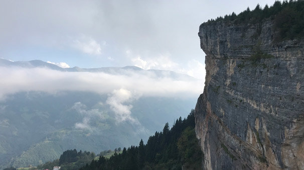 Herkes bu kayayı görmeye geliyor