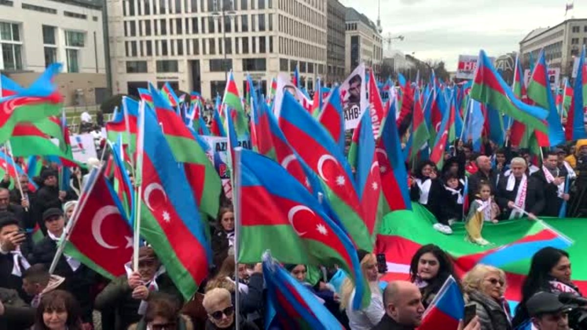 Hocalı Katliamı'nda hayatını kaybedenler anıldı