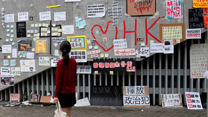 Hong Kong'da protestocular yeniden sokaklarda