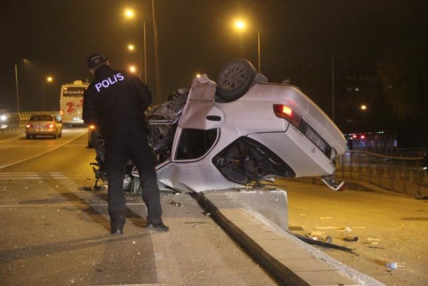 Hurdaya dönen araçtan yaralı kurtuldu!