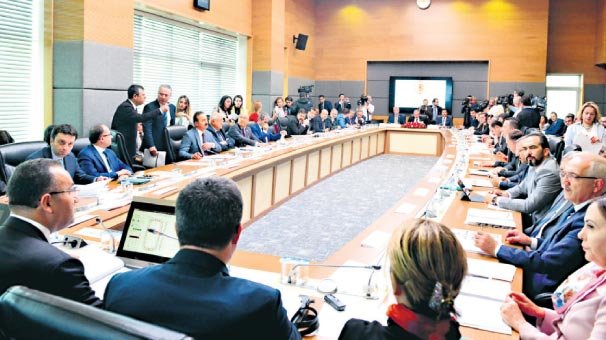 İçtüzük teklifi uzlaşma ile geçti