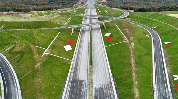 İki dev köprü birbirine bağlandı