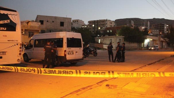 İki grup arasında bıçaklı kavga! Ortalık savaş alanına döndü