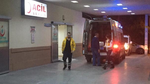 İki otomobil çarpıştı: 1 ölü, 5 yaralı