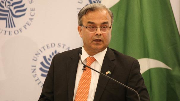 'İki ülke olarak uçurumdan döndük'