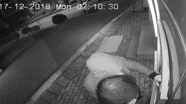 İlk bakışta herkes onları aile sandı ama... Banka hesaplarına baktıklarında şoka uğradılar