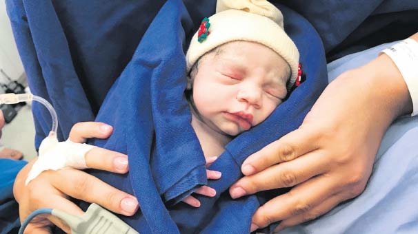 İlk canlı bebek doğdu