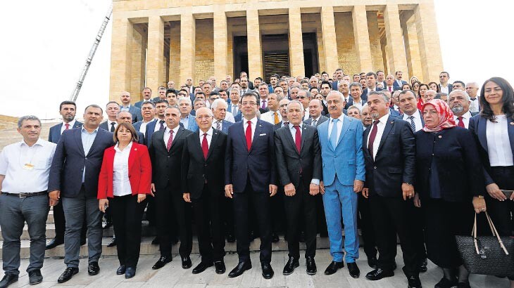 İmamoğlu’ndan Anıtkabir’e ziyaret