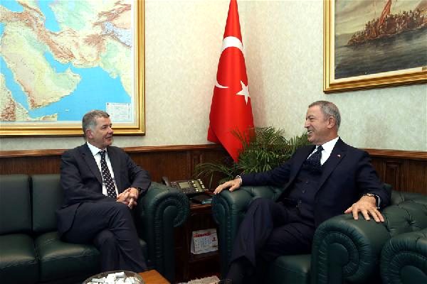 İngiltere Dışişleri Bakanlığı Politika Direktörü Moore'dan Bakan Akar'a ziyaret