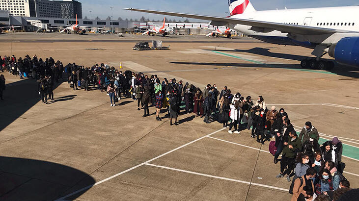 İngiltere'deki öğrencilerin tahliyesine başlandı