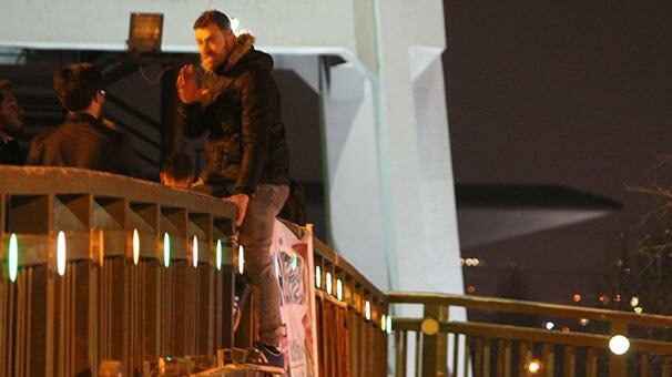 İntihar için üst geçide çıktı, yükseklik korkusu olduğu için bayıldı