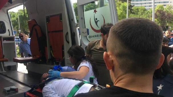 İple kendini astı, arkadaşları kurtardı