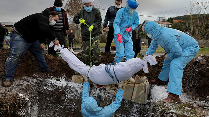 İran'da son 24 saatte 97 kişi daha hayatını kaybetti
