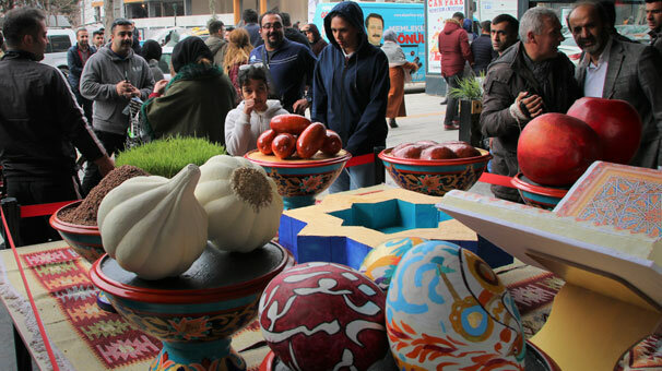 İranlı turistlere 'Haft Sin' sofrası sürprizi