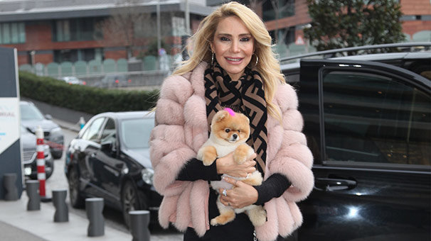 Işıl Reçber'in köpeği ilgi odağı oldu