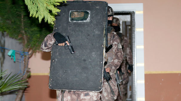 İstanbul polisinden şafak operasyonu!