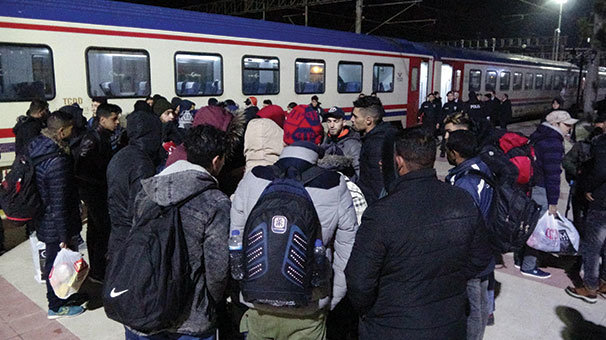 İstanbul treninde, 40 'kaçak' yakalandı