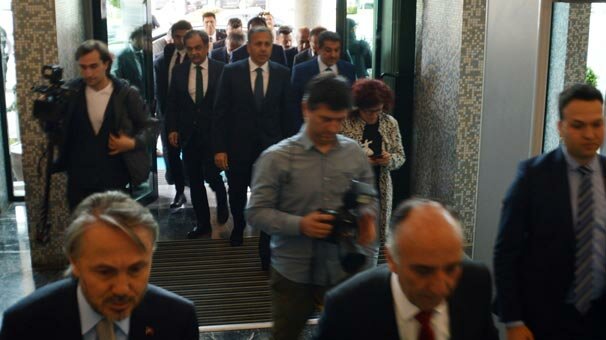 İstanbul Valisi Ali Yerlikaya, İBB Başkan Vekilliği görevine başladı