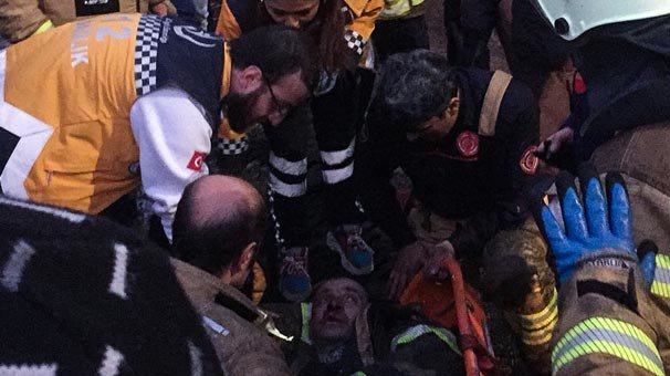 İstanbul'da feci olay! Arkadaşları hemen koştu...