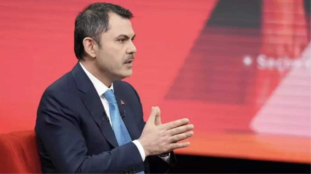 İstanbul'da kim önde? Murat Kurum canlı yayında masasındaki son anketi paylaştı