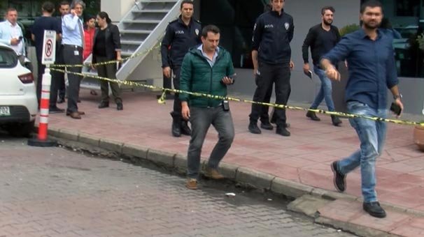 İstanbul'da saldırıya uğrayan doktor hayatını kaybetti