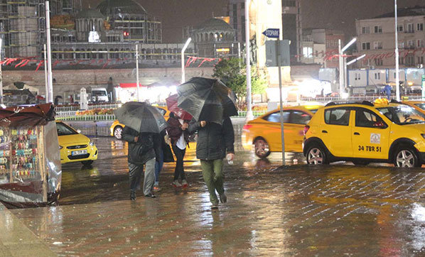 İstanbul'da yağmur devam ediyor