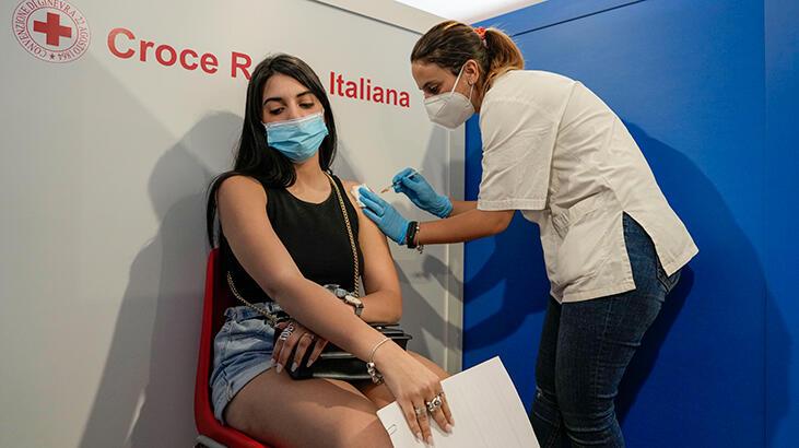 İtalya’da hükümetin 'kokteyl aşı' kararı tartışma yarattı
