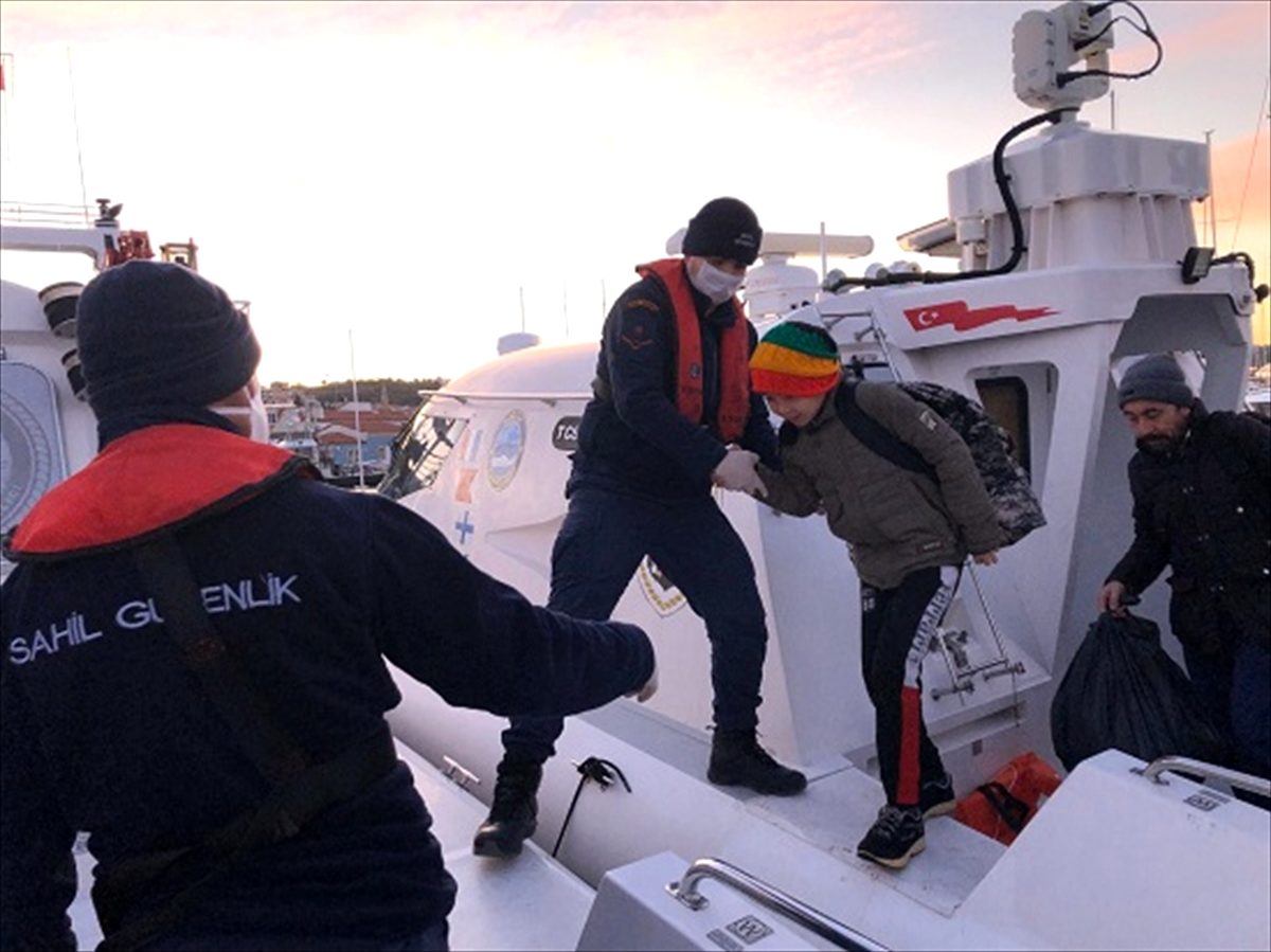 İzmir'de 116 düzensiz göçmen yakalandı