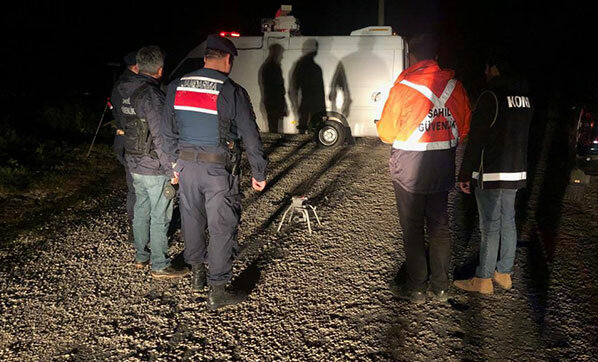 İzmir'de 23 düzensiz göçmen yakalandı