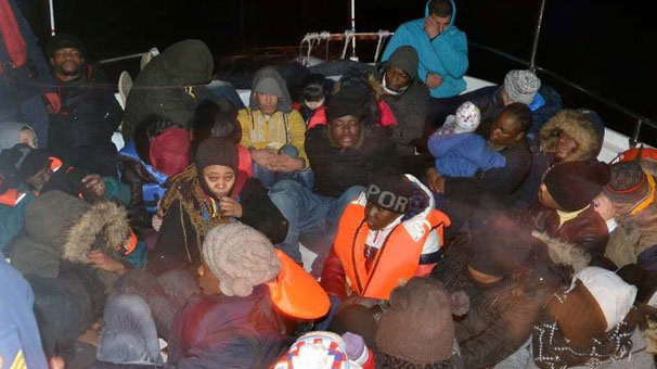 İzmir'de 88 düzensiz göçmen yakalandı