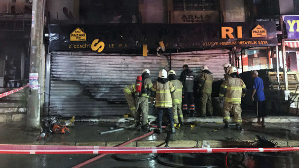İzmir'de iş yeri yangını