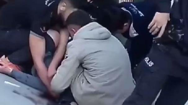 İzmir'de silahlı genç dehşet saçtı!