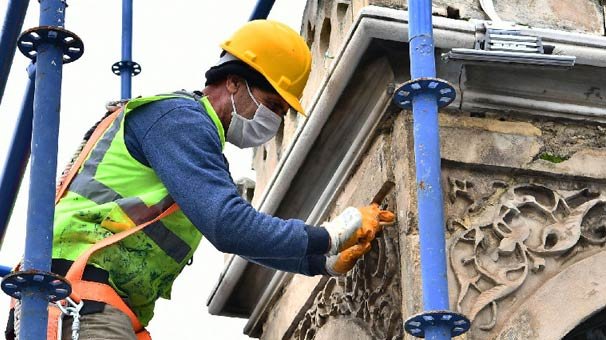 İzmir'de tarihi Saat Kulesi'nde restorasyon