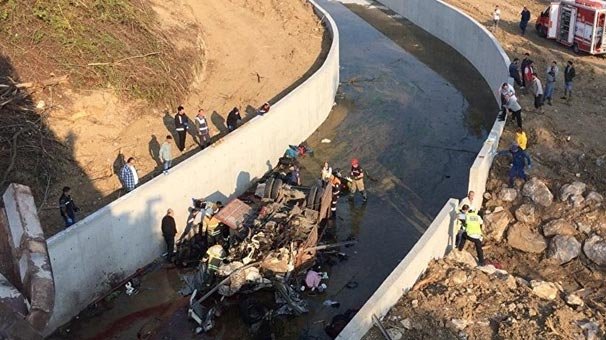 İzmir'deki faciada gözaltı sayısı 11 oldu