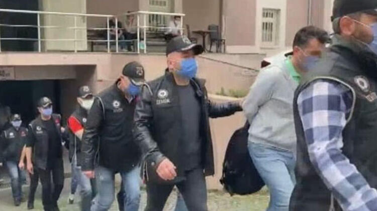 İzmir'deki FETÖ operasyonunda 30 tutuklama!