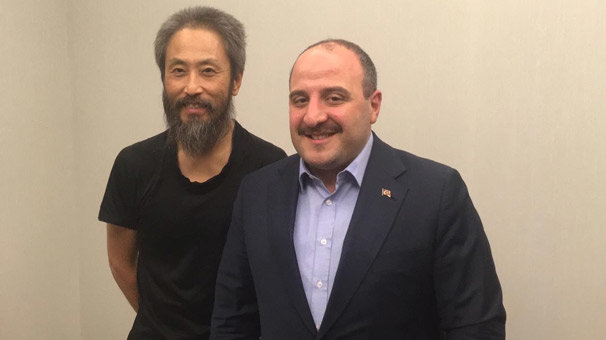 Japon gazeteciden Bakan Varank’a teşekkür