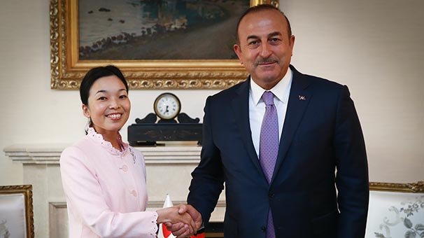 Japonya Prensesi'nin tırnaklarına dikkat! Görüşmede ortaya çıktı