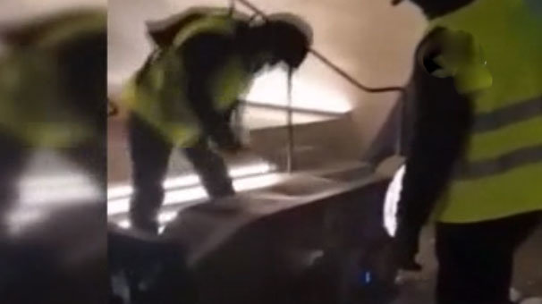 Kabus gibi gece! Paris'te sanat eserlerini parçaladılar