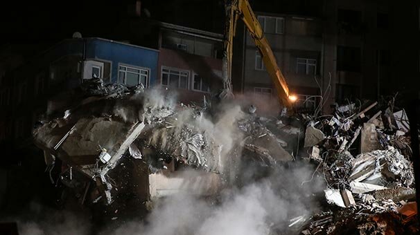 Kağıthane'de 5 katlı binanın yıkım çalışması sona erdi