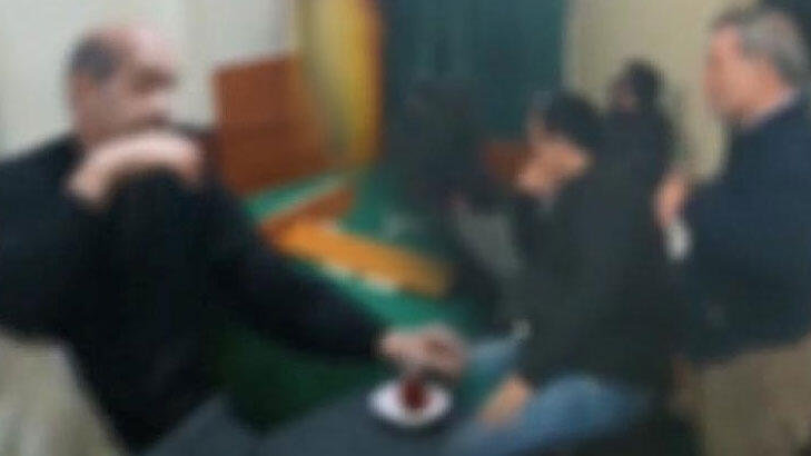 Kahvehanede kumar oynayan 15 kişi yakalandı!