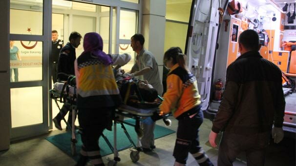 Kamyonet ile motosiklet çarpıştı