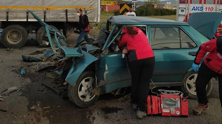Kamyonla çarpışan otomobilin sürücüsü öldü